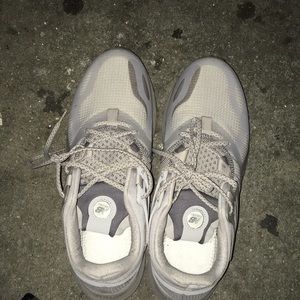 New balance men’s sneakers size 11